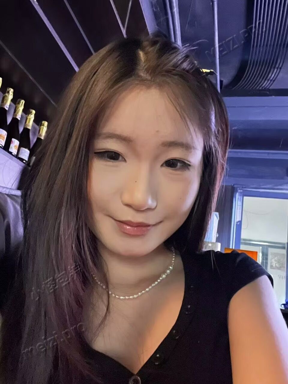 浙江 温州 18岁 167cm 98 B杯 学生 喜欢穿裙子 可爱又迷人 抽烟纹身:无 SM:否 无套:否 口交:可 过夜:可 同居:可 可飞:可 价格:10 特点:喜欢穿裙子 可爱又迷人