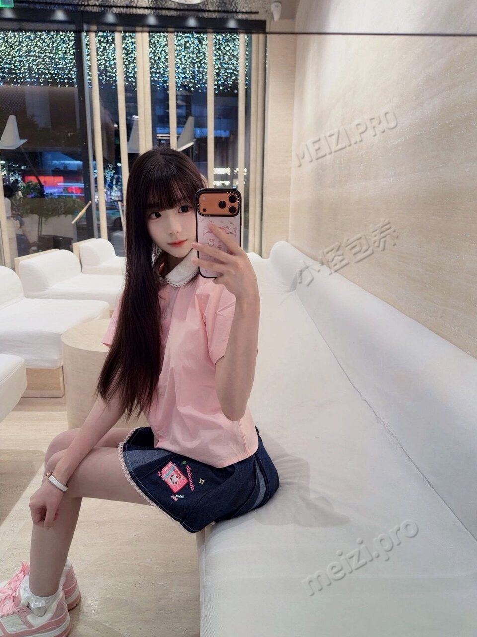 浙江 杭州 18岁 168cm 90 C杯 学生 艺术生在读 爱好画画 普拉提 清纯可cos懂事情商高有服务意识 纯天然养成系 SM:是 无套:可 口交:可 过夜:可 同居:否 可飞:可 外地，有港澳通行证 价格:20 特点:艺术生在读 爱好画画 普拉提 清纯可cos懂事情商高有服务意识 纯天然养成系