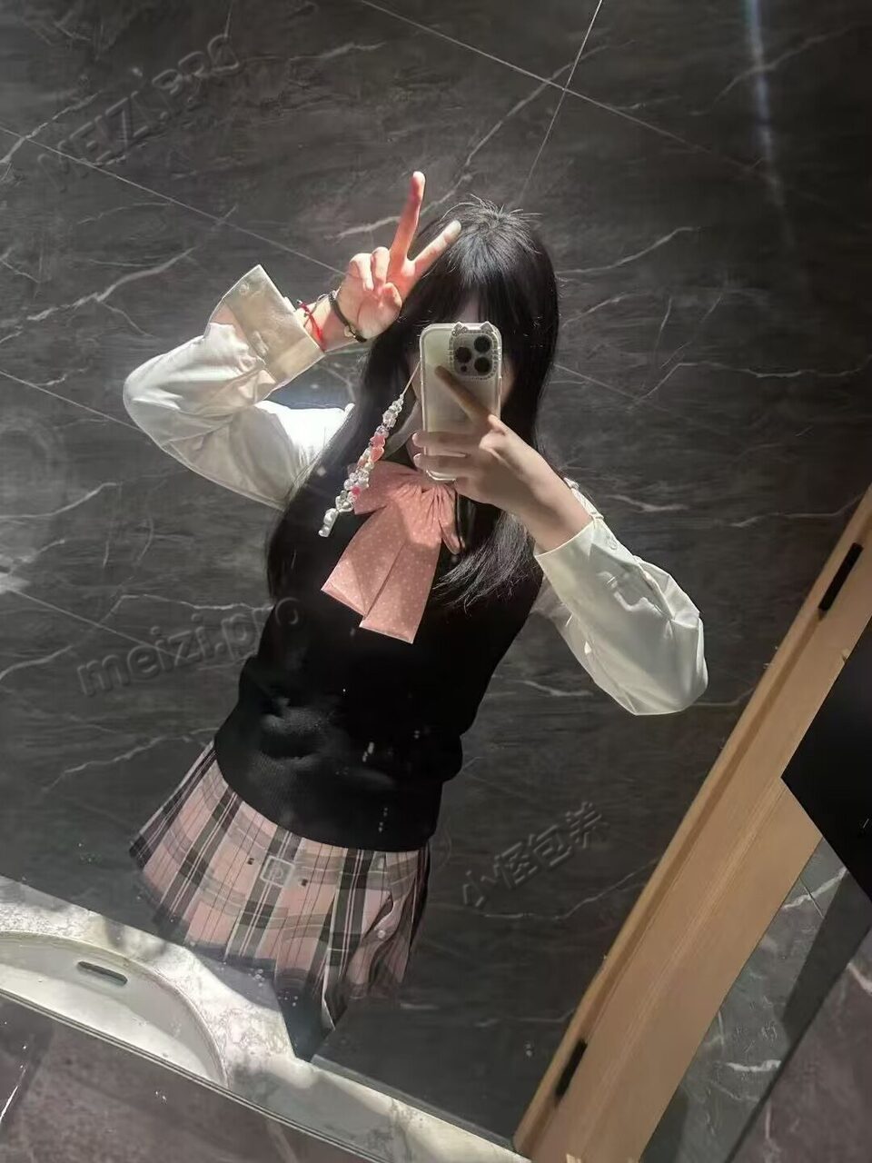 江苏 徐州 23岁 160cm 100 B杯 自营 会唱歌会撒娇会穿搭，自己开店有房子，喜欢小动物会做饭会喝酒，性格开朗活泼幽默，风格多变 抽烟纹身:不抽烟有纹身 SM:否 无套:可 口交:否 过夜:可 同居:否 可飞:可 价格:30 特点:会唱歌会撒娇会穿搭，自己开店有房子，喜欢小动物会做饭会喝酒，性格开朗活泼幽默，风格多变