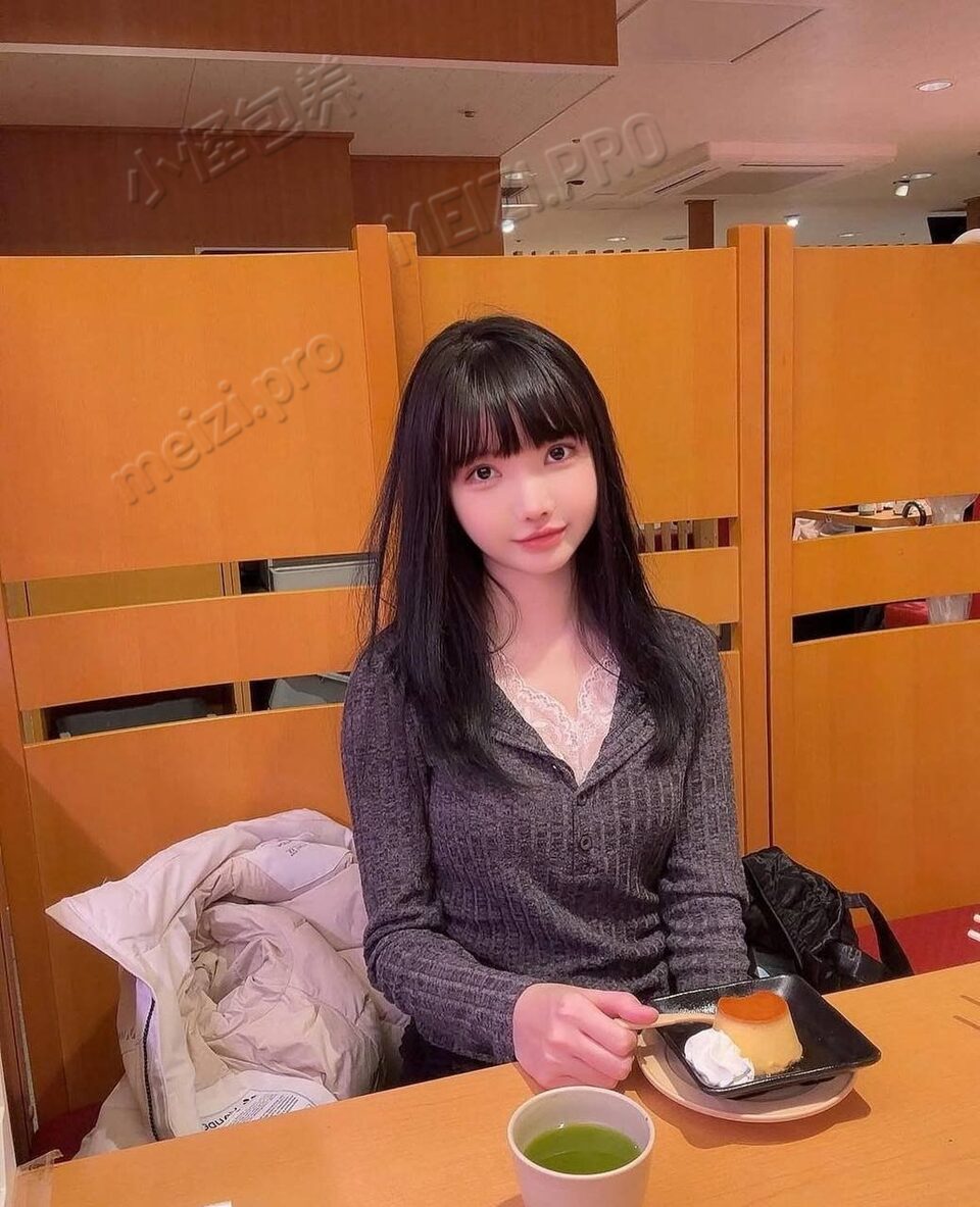 广东 广州 26岁 160cm 46 B杯 工作 听话懂事，清纯可爱，身材苗条，活泼开朗的性感，相处愉快不扫兴，情绪价值丰富不粘人 抽烟纹身:无 SM:是 无套:否 口交:可 过夜:可 同居:可 可飞:可 价格:18 特点:听话懂事，清纯可爱，身材苗条，活泼开朗的性感，相处愉快不扫兴，情绪价值丰富不粘人