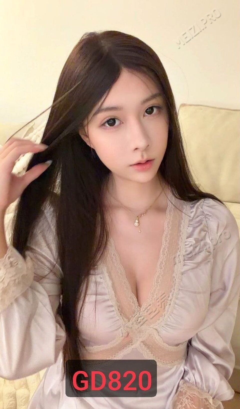 广东 广州 22岁 169cm 98 D杯 学生 腿长梨型身材腰臀比好圈子干净不抽烟喝酒混夜场气质甜御性格温柔情绪稳定懂得倾听活泼开朗女友感 抽烟纹身:不抽烟无纹身 SM:是 无套:否 口交:可 过夜:可 可飞:可 价格:18 特点:腿长梨型身材腰臀比好圈子干净不抽烟喝酒混夜场气质甜御性格温柔情绪稳定懂得倾听活泼开朗女友感