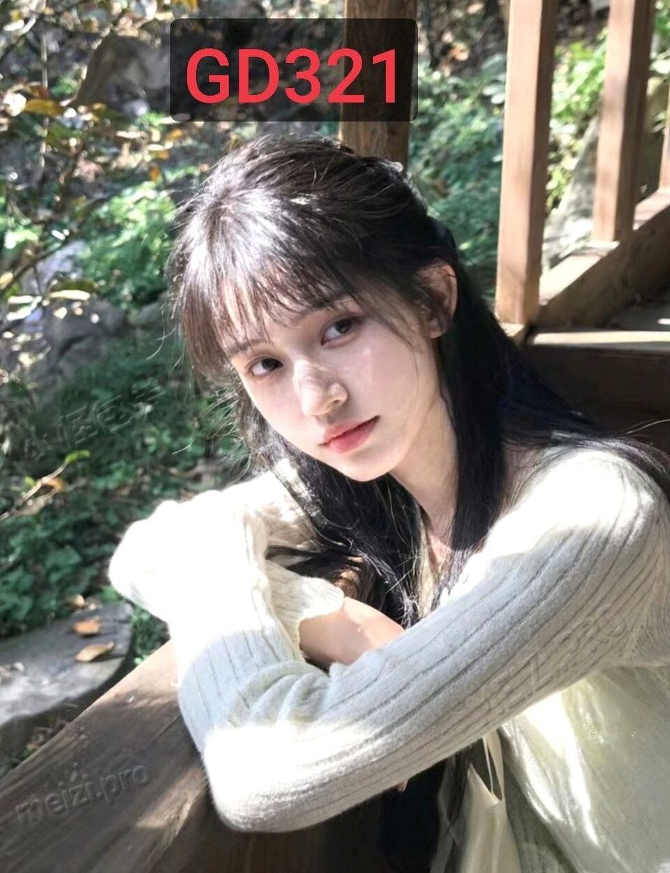 新加坡 新加坡 23岁 165cm 45 C杯 学生 外表清纯甜美,皮肤白,留学生,配合度高 抽烟纹身:无纹身 SM:是 无套:否 口交:可 过夜:可 可飞:可 香港 马来西亚 价格:45 特点:外表清纯甜美,皮肤白,留学生,配合度高