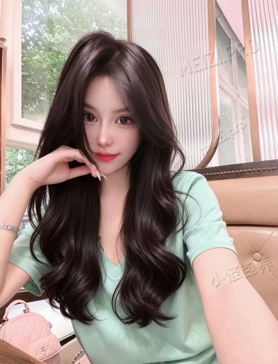 山东 济南 19岁 165cm 90 C杯 学生 清纯，甜美，很听话，很配合 抽烟纹身:不抽烟有一点点纹身 SM:是 无套:可 口交:可 过夜:可 同居:可 可飞:可 外省及安全国家 价格:15 特点:清纯，甜美，很听话，很配合