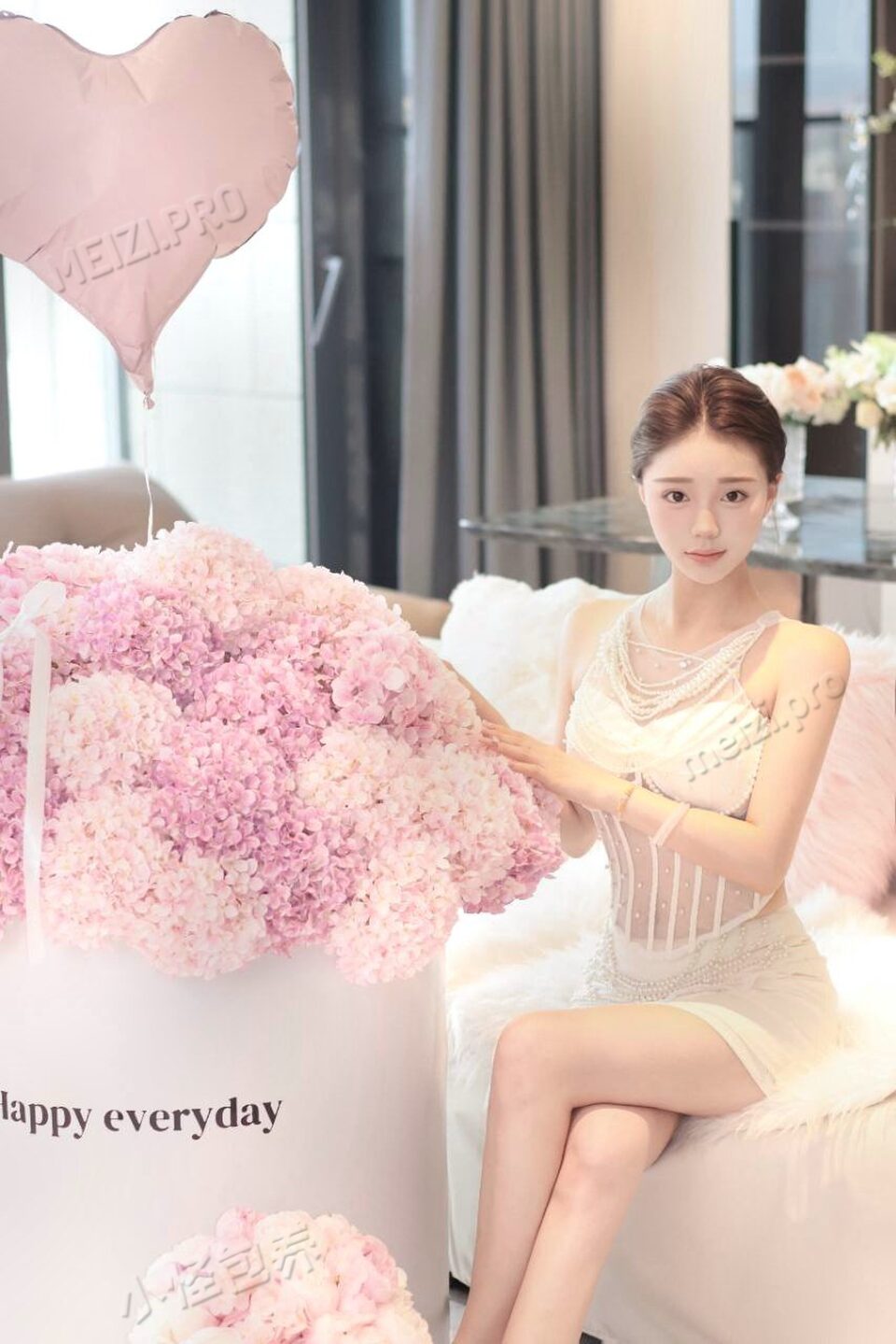 陕西 西安 22岁 169cm 89 B杯 女生 性格好,妈生脸,腰细,蜜桃臀 SM:否 无套:否 口交:可 过夜:可 同居:可 可飞:能 价格:20 特点:性格好,妈生脸,腰细,蜜桃臀