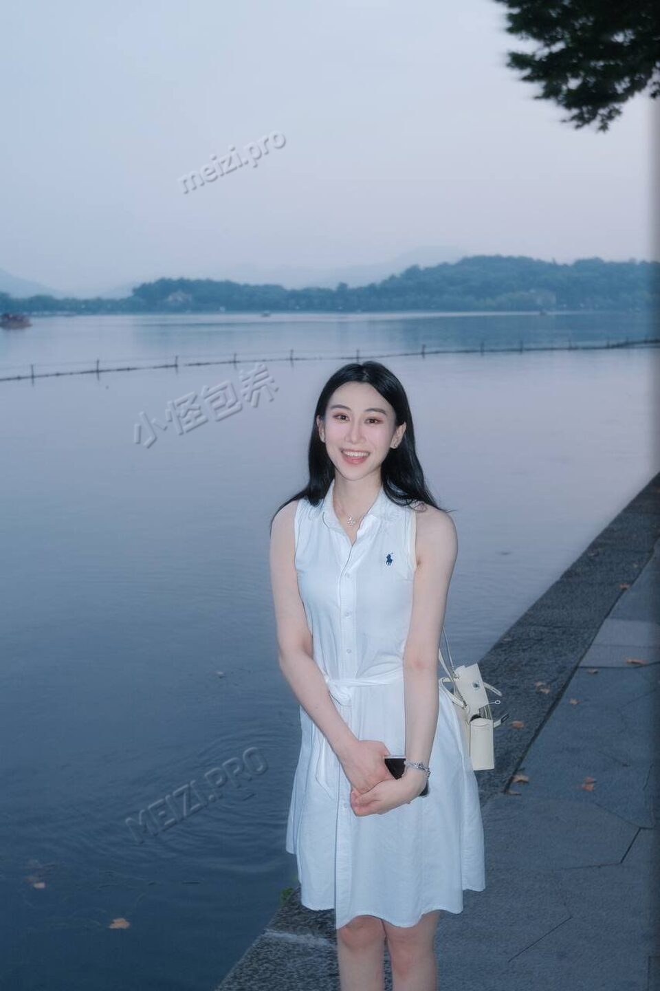 浙江 杭州 24岁 170cm 118 B杯 健身教练 兼职翻译 在职健身教练,身材紧致,欲望强,听话小m,蜜桃臀,腰臀比66cm/110cm,英专八级,可英文无障碍沟通,滴酒不沾,有洁癖,圈子干净,无任何整形 抽烟纹身:无 SM:是 无套:否 口交:可 过夜:可 可飞:可 价格:6 特点:在职健身教练,身材紧致,欲望强,听话小m,蜜桃臀,腰臀比66cm/110cm,英专八级,可英文无障碍沟通,滴酒不沾,有洁癖,圈子干净,无任何整形
