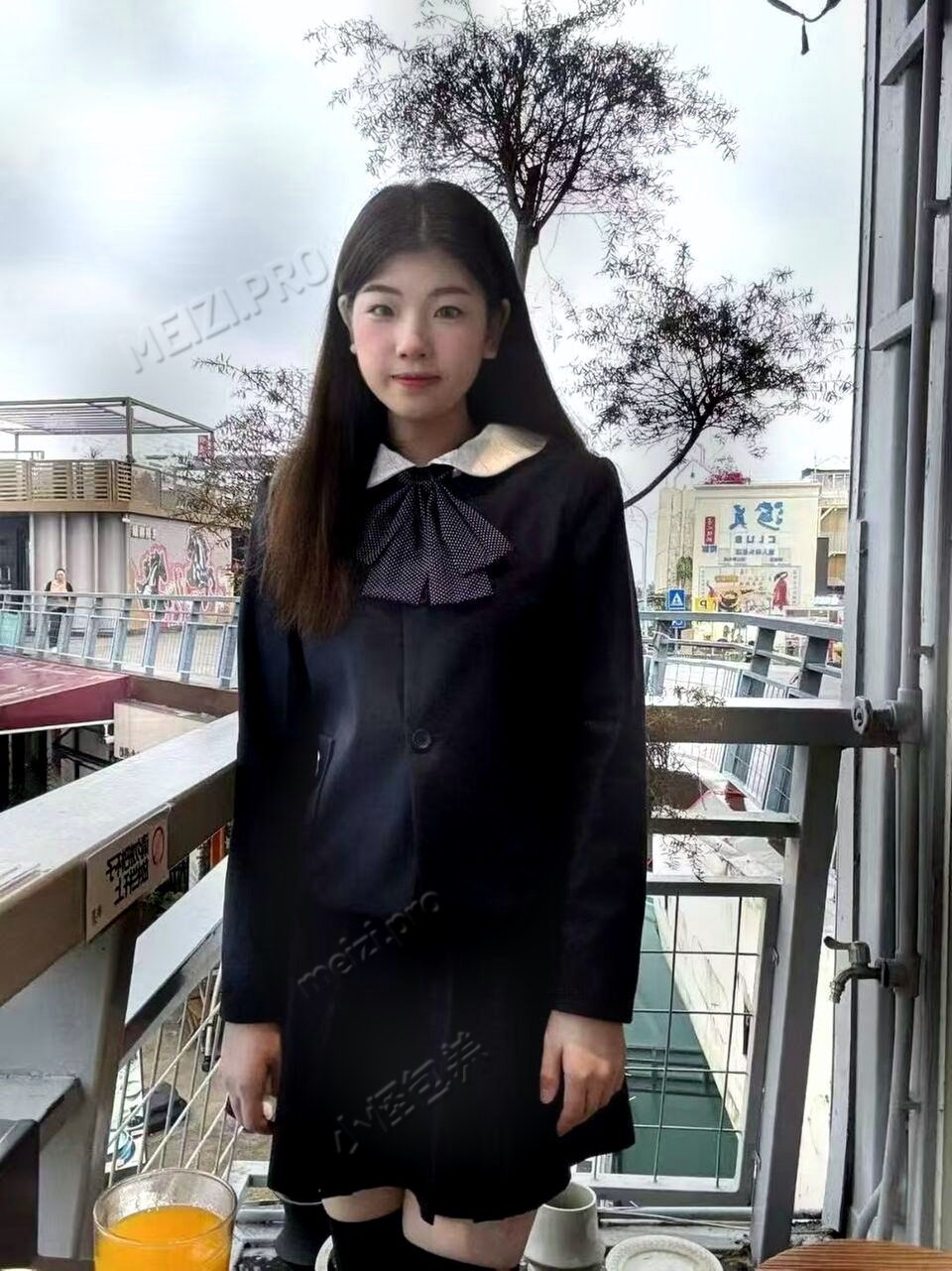 广东 佛山顺德 20岁 171cm 104 B杯 实习 喜欢运动,会做咖啡,性格比较好,会哄人,听话乖 抽烟纹身:无纹身 SM:否 无套:否 口交:可 过夜:可 同居:可 可飞:否 价格:7-12 特点:喜欢运动,会做咖啡,性格比较好,会哄人,听话乖