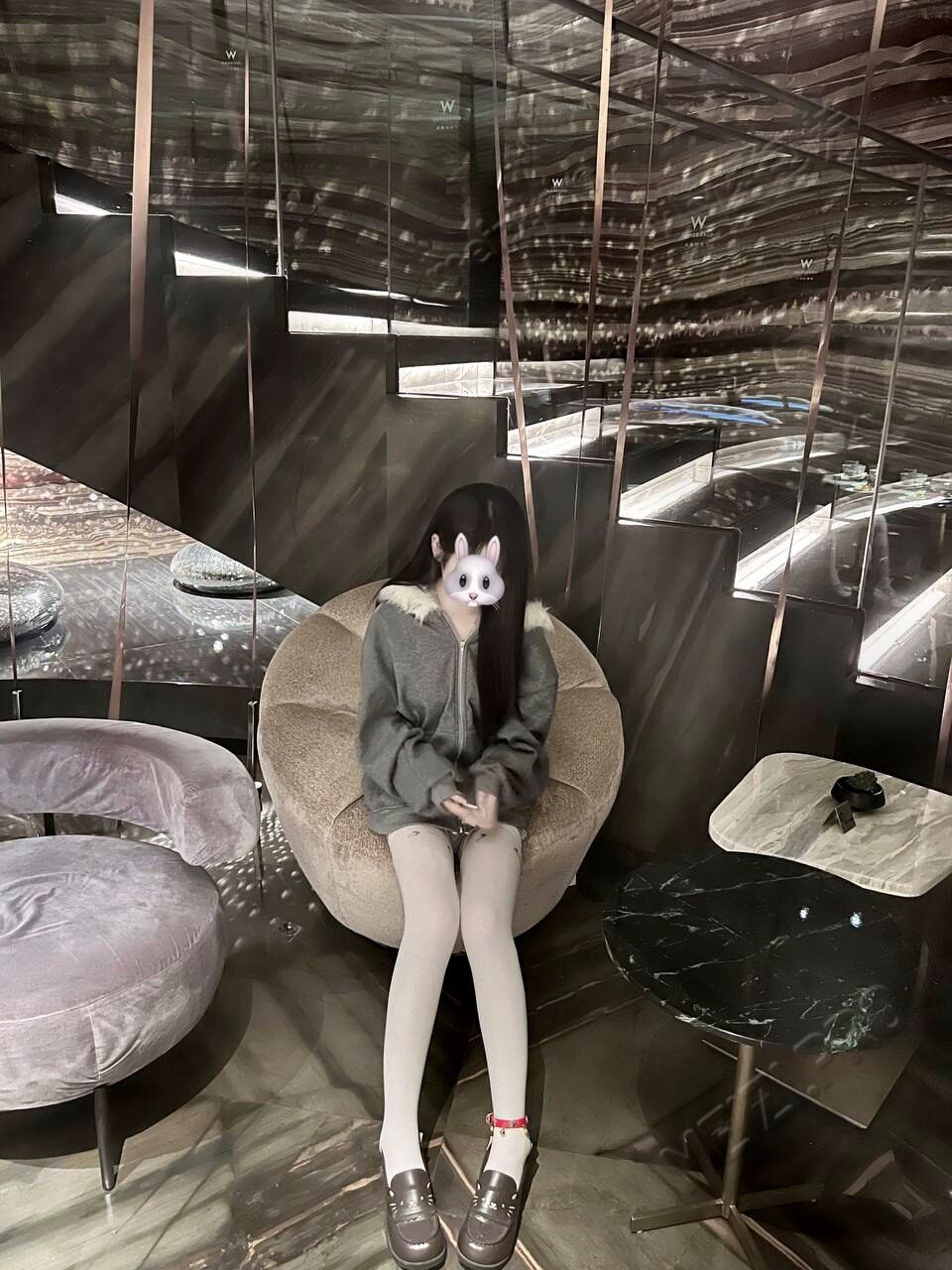 广东 广州 18岁 164cm 98 B杯 无 无 抽烟纹身:有纹身 SM:否 无套:否 口交:可 过夜:可 同居:否 可飞:看情况 价格:8 特点:无