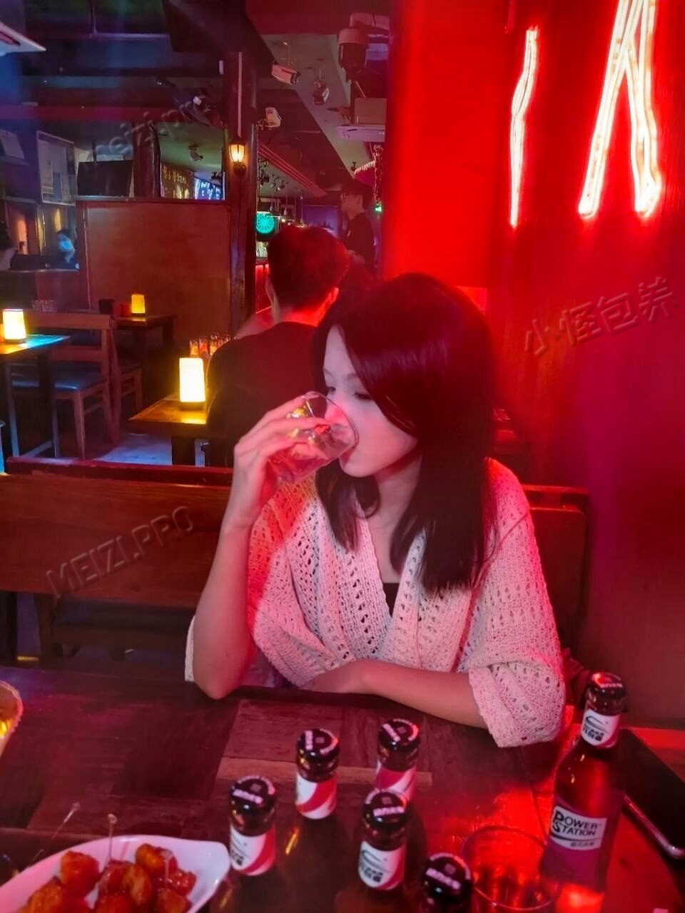 福建 厦门 21岁 168cm 88 B杯 无 不抽烟喝酒情绪稳定情绪价值拉满 抽烟纹身:不抽烟无纹身 SM:否 无套:可 口交:可 过夜:可 同居:可 可飞:可 价格:6 特点:不抽烟喝酒情绪稳定情绪价值拉满