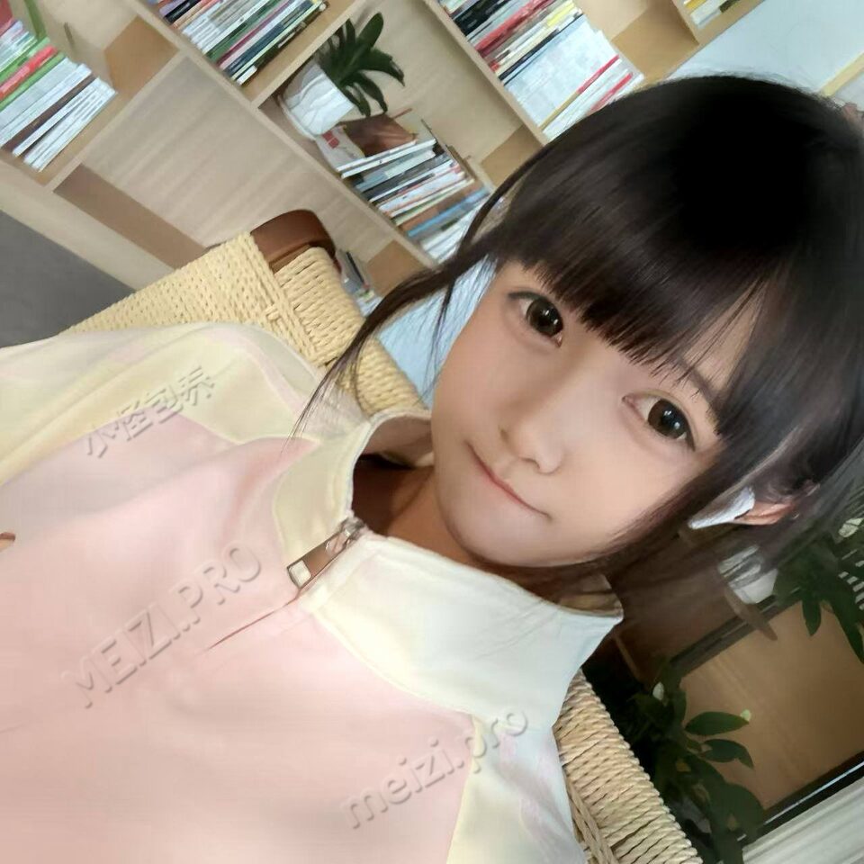 广东 湛江 18岁 164cm 79 A杯 学生 听话,懂事 抽烟纹身:无 SM:否 无套:否 口交:可 过夜:可 同居:否 可飞:可 价格:8 特点:听话,懂事
