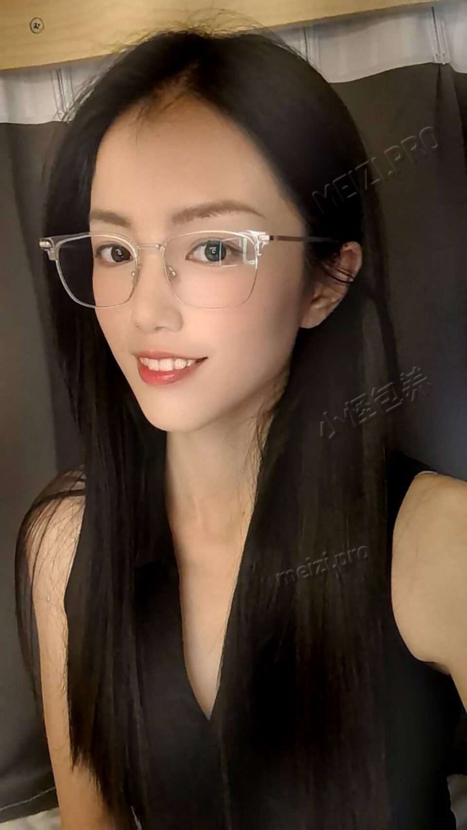 贵州 贵阳 25岁 167cm 85 B杯 抽烟纹身:无纹身 SM:否 无套:否 口交:可 过夜:可 同居:可 可飞:可 价格:8