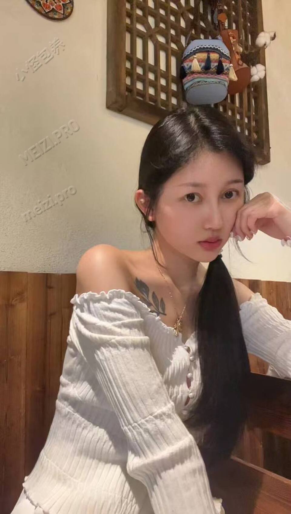 江西 吉安 25岁 196cm 105 B杯 无 抽烟纹身:偶尔抽烟有纹身 SM:否 无套:可 口交:可 过夜:可 同居:可 可飞:可 最好不港澳 价格:15