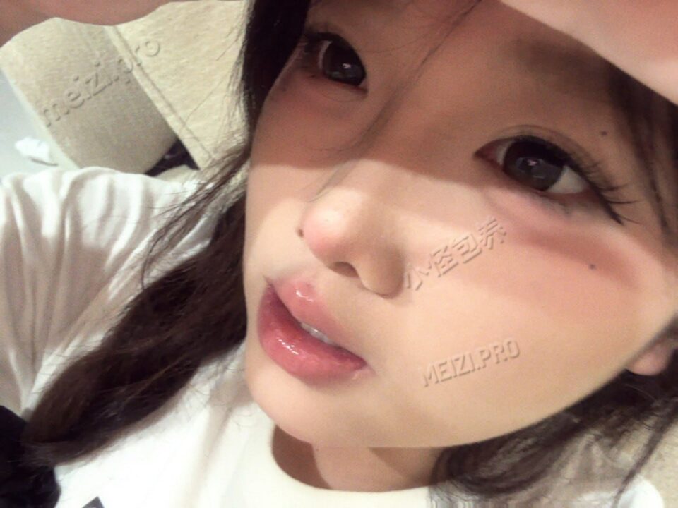 江西 南昌 18岁 172cm 128 B杯 女生 不清楚 抽烟纹身:无 SM:否 无套:可 口交:可 过夜:可 同居:可 可飞:可 价格:6 特点:不清楚