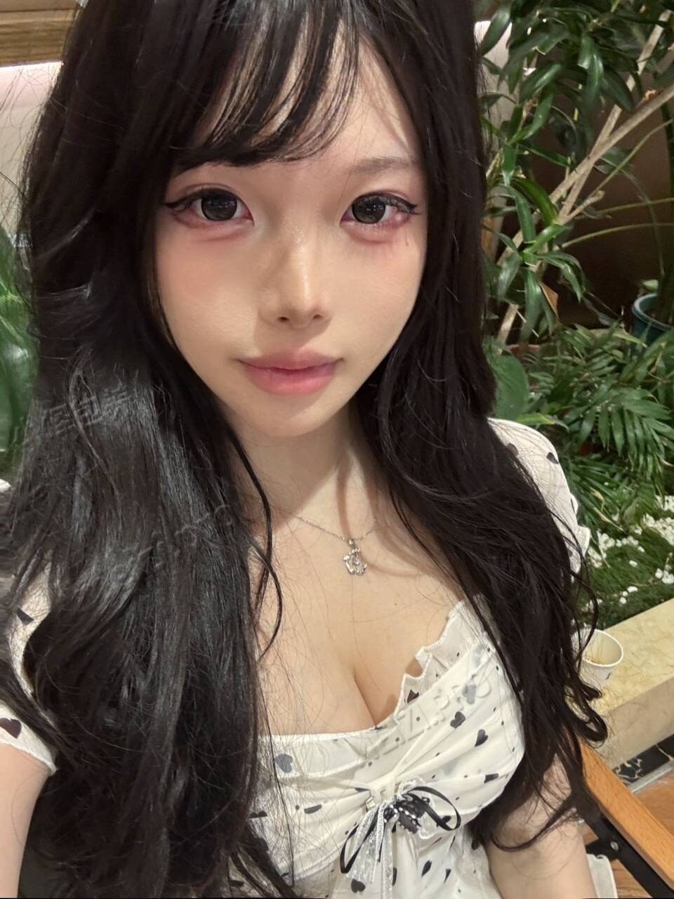 江苏 南京 21岁 165cm 98 D杯 学生 性格活泼热情高情商能提供情绪价值 抽烟纹身:无 SM:否 无套:否 口交:可 过夜:可 同居:可 可飞:可以 价格:15 特点:性格活泼热情高情商能提供情绪价值
