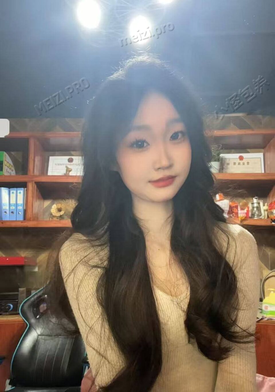 云南 保山 19岁 175cm 97 A杯 前台 SM:是 无套:否 口交:可 过夜:可 同居:可 可飞:能,其他城市,港澳 价格:4