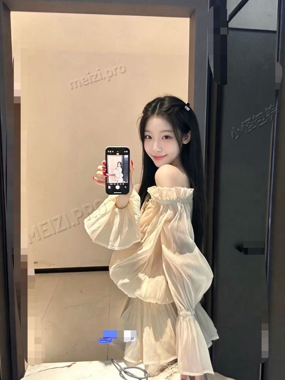 新加坡 新加坡 23岁 167cm 90 B杯 女生 乖巧 身材好 抽烟纹身:无 SM:否 无套:否 口交:可 过夜:可 同居:否 可飞:可,周边城市,外省 价格:40 特点:乖巧 身材好