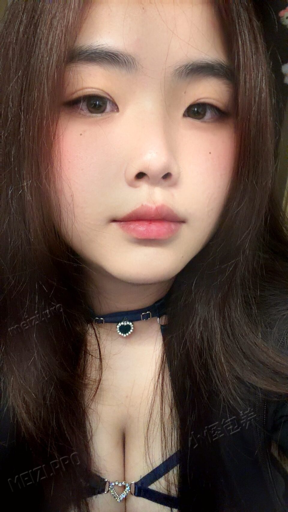 广东 珠海 22岁 158cm 122 C杯 医药 胸大 抽烟纹身:无纹身 SM:可 无套:否 口交:可 过夜:可 同居:否 可飞:没办法 价格:10 特点:胸大