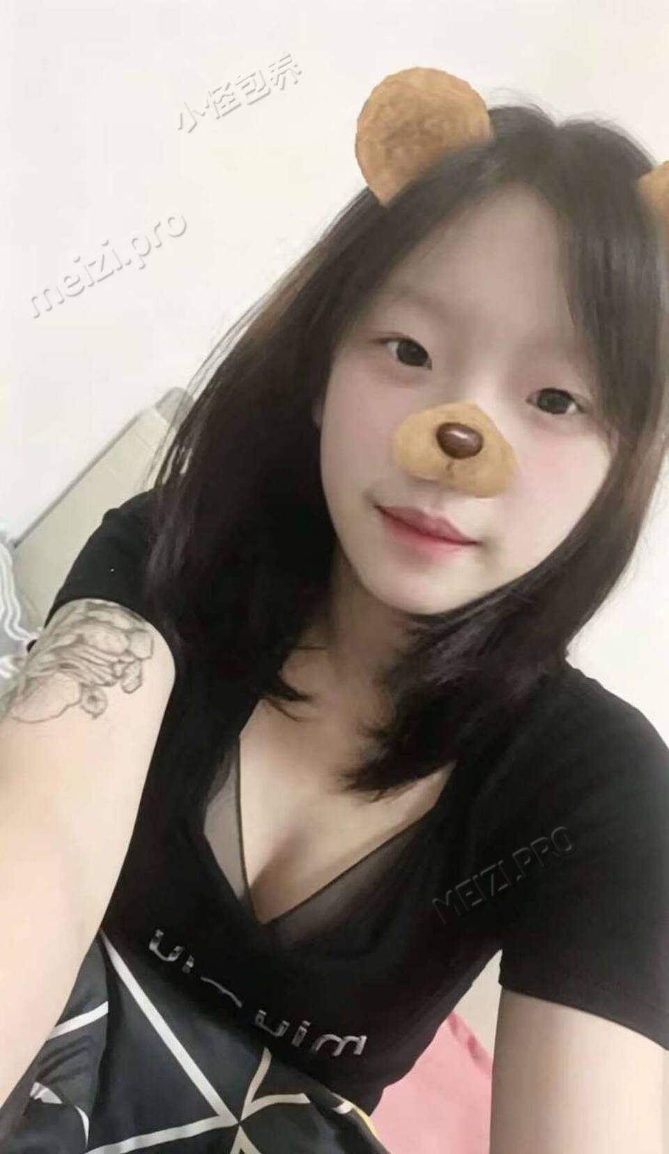 河南 安阳 18岁 166cm 95 B杯 女生 大 抽烟纹身:不抽烟有纹身 SM:是 无套:可 口交:可 过夜:可 同居:可 可飞:否 价格:1.5 特点:大