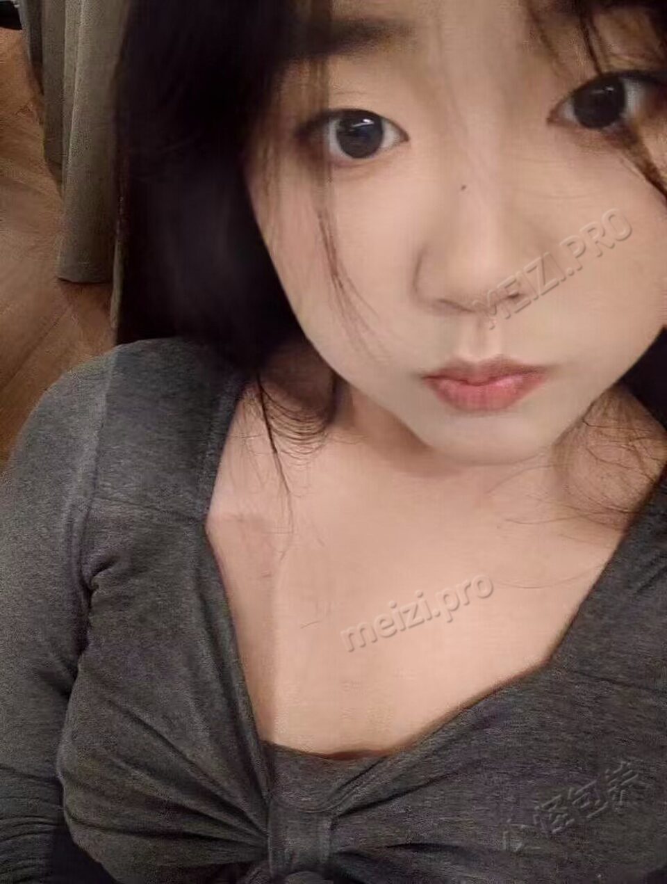 山东 烟台 19岁 168cm 132 B杯 学生 抽烟纹身:无 SM:是 无套:否 口交:否 过夜:可 同居:否 可飞:放假可 价格:6