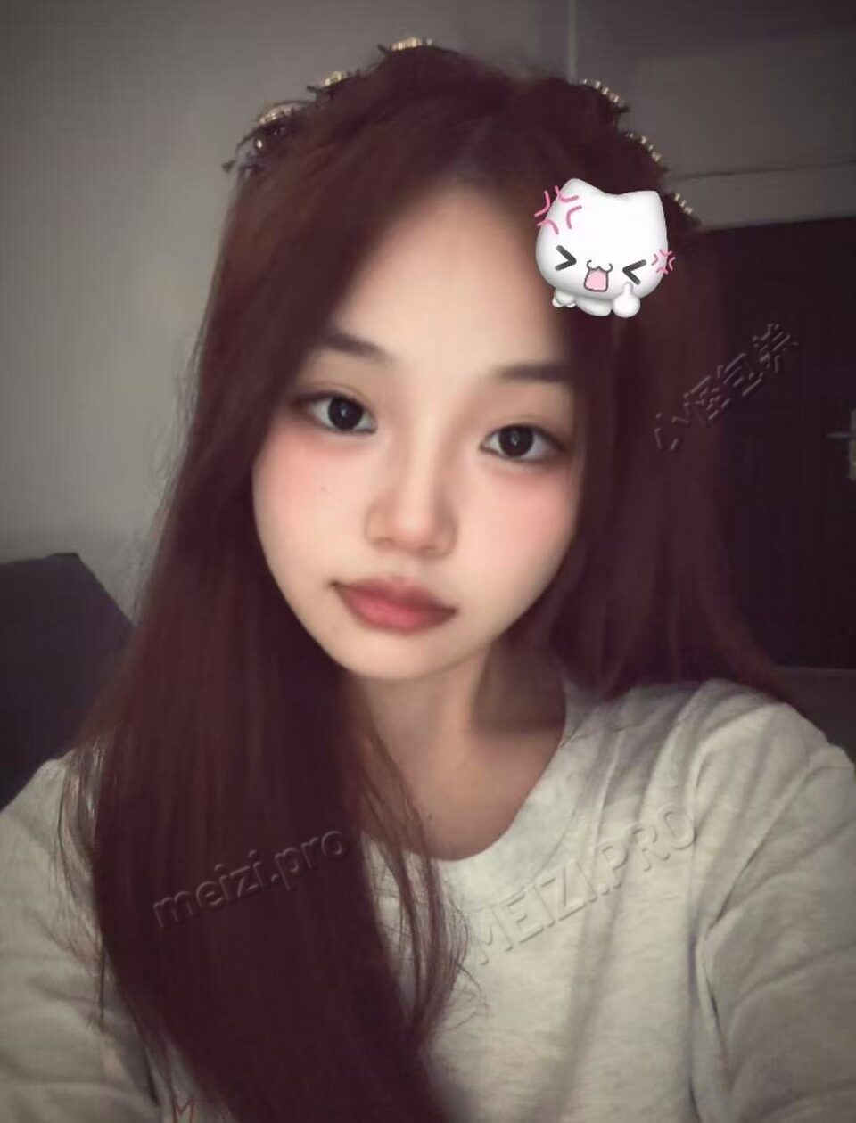 广东 肇庆 20岁 160cm 96 B杯 无业 SM:否 无套:可 口交:可 过夜:否 同居:可 可飞:能,其他城市不去港澳 价格:60