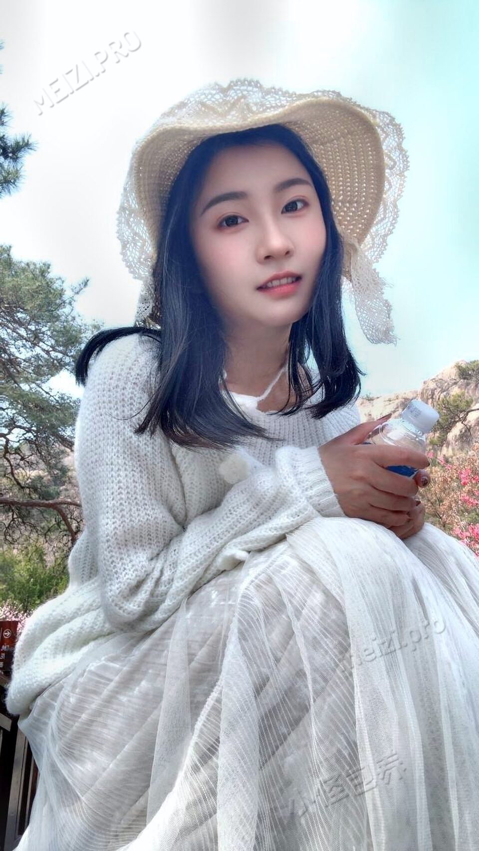 江苏 连云港 30岁 161cm 98 B杯 销售 听话，水多，私生活不泛滥，更期望长期相处 抽烟纹身:无 SM:否 无套:否 口交:否 过夜:可 同居:否 可飞:可 价格:6 特点:听话，水多，私生活不泛滥，更期望长期相处