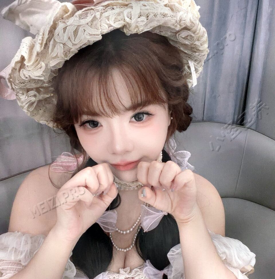 湖北 武汉 27岁 165cm 104 B杯 美甲 健身 屁股大 情绪价值到位 听话 新人 抽烟纹身:无 SM:是 无套:可 口交:可 过夜:可 同居:可 可飞:可 港澳 价格:8 特点:健身 屁股大 情绪价值到位 听话 新人