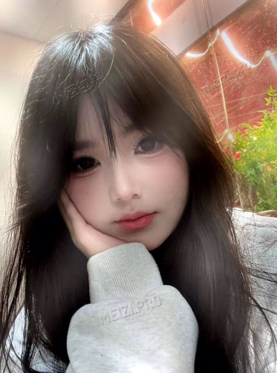 广西 南宁 18岁 158cm 110 C杯 学生 听话 抽烟纹身:无纹身 SM:是 无套:可 口交:否 过夜:可 同居:否 可飞:否 接本地 价格:4 特点:听话