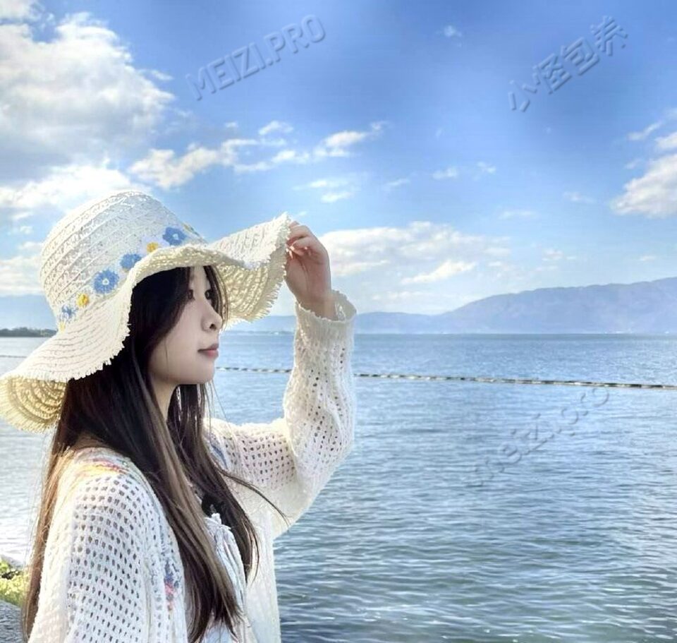 江苏 无锡 20岁 163cm 106 B杯 暂无 微胖 声音甜听话 可3p 抽烟纹身:有纹身 SM:是 无套:可 口交:可 过夜:可 同居:可 可飞:可 价格:8 特点:微胖 声音甜听话 可3p