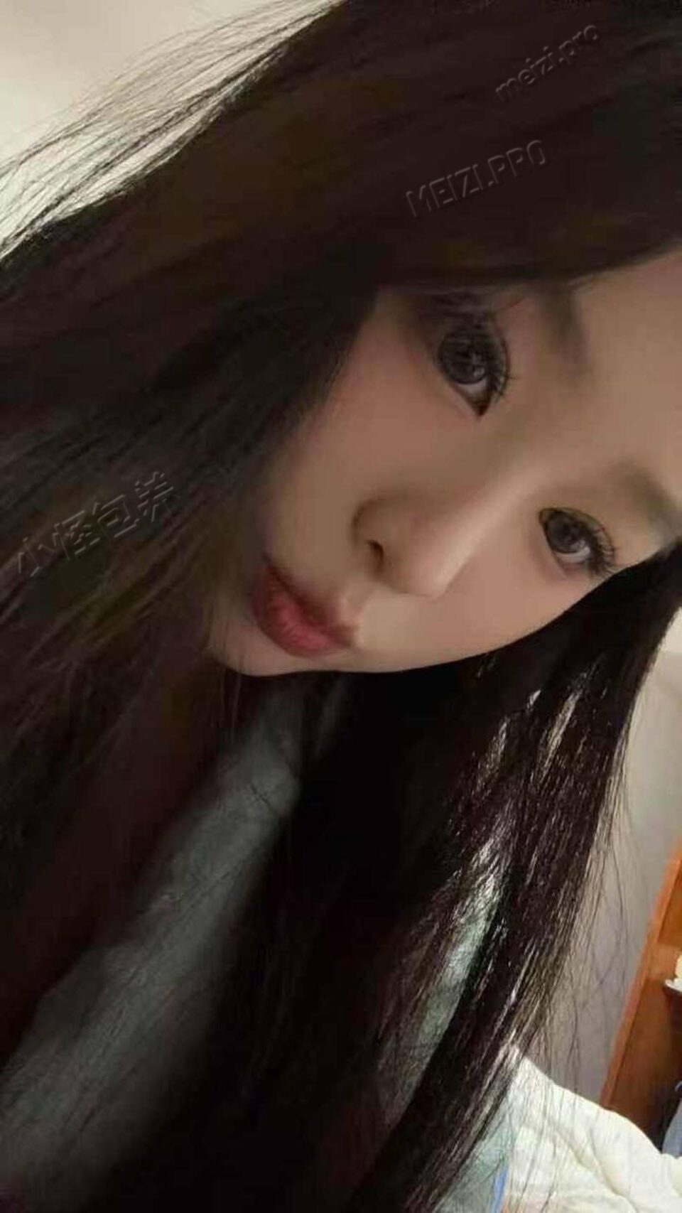 湖南 益阳 24岁 177cm 69 B杯 新卡妹妹 极品身材 可颜可御 听话懂事 SM:否 无套:可 口交:否 同居:可 可飞:可异地 不可港澳 价格:6 特点:新卡妹妹 极品身材 可颜可御 听话懂事