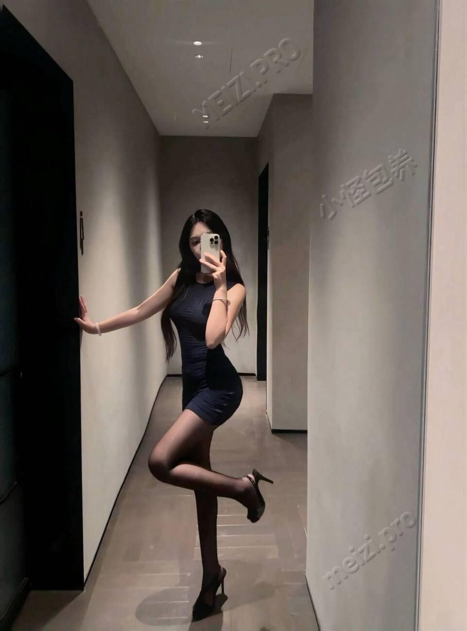 江苏 无锡 20岁 168cm 95 B杯 销售 个子高高的 腿好看 筷子腿比例好 会跳舞柔韧性好 现代舞古典舞都会 声音好听会唱歌 人照一致 御姐风格 会来事会配合 身材好 抽烟纹身:无纹身 SM:是 无套:可 口交:可 过夜:可 同居:可 可飞:可 价格:18 特点:个子高高的 腿好看 筷子腿比例好 会跳舞柔韧性好 现代舞古典舞都会 声音好听会唱歌 人照一致 御姐风格 会来事会配合 身材好