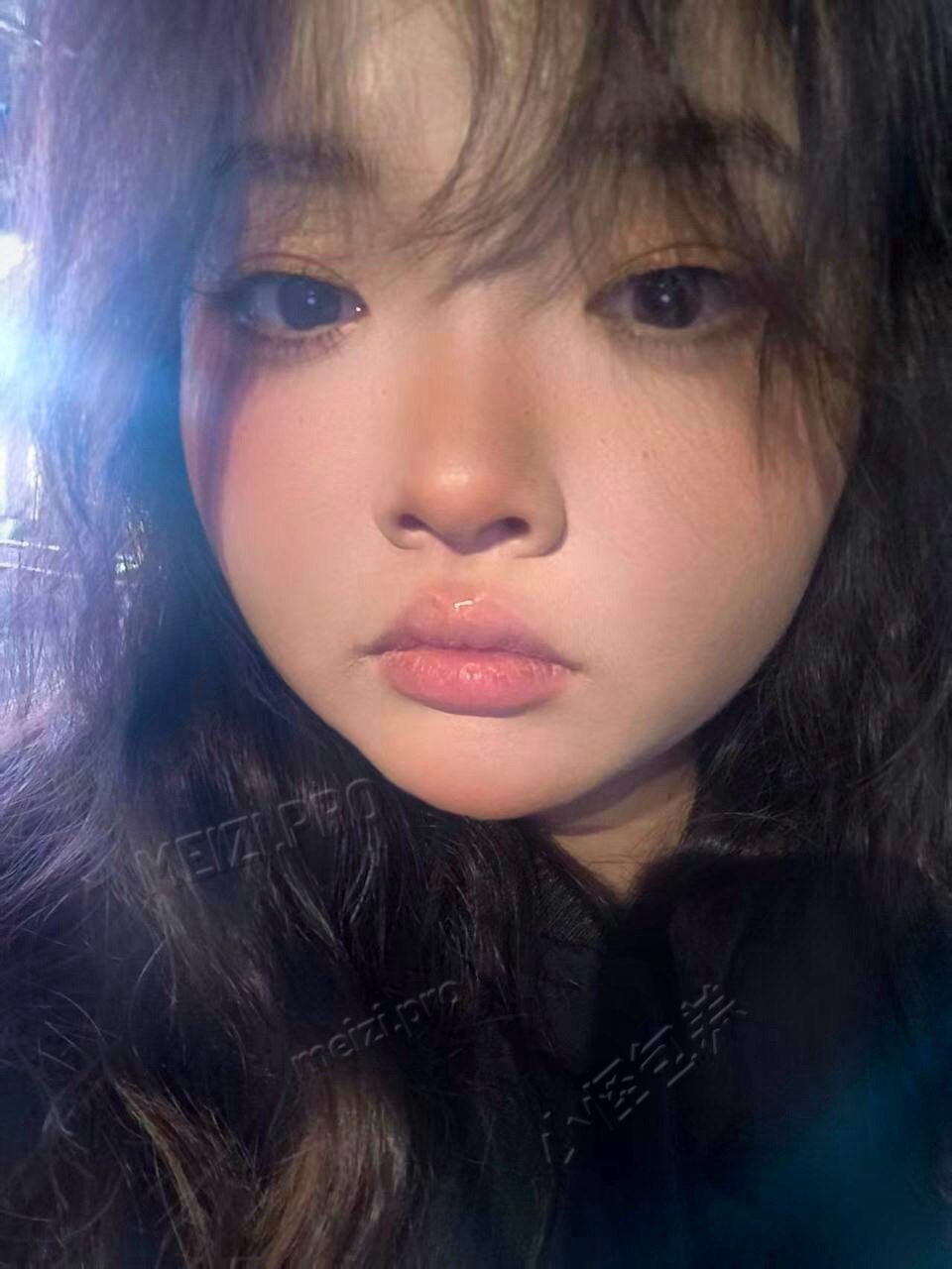 江西 南昌 21岁 163cm 140 C杯 待业 喜欢打羽毛球，但是个菜狗，平时喜欢宅家，做饭吃看看短视频，在一起的时间里面比较粘人，喜欢经常抱抱 抽烟纹身:无 SM:是 无套:否 口交:可 过夜:可 同居:否 可飞:附近 价格:6 特点:喜欢打羽毛球，但是个菜狗，平时喜欢宅家，做饭吃看看短视频，在一起的时间里面比较粘人，喜欢经常抱抱