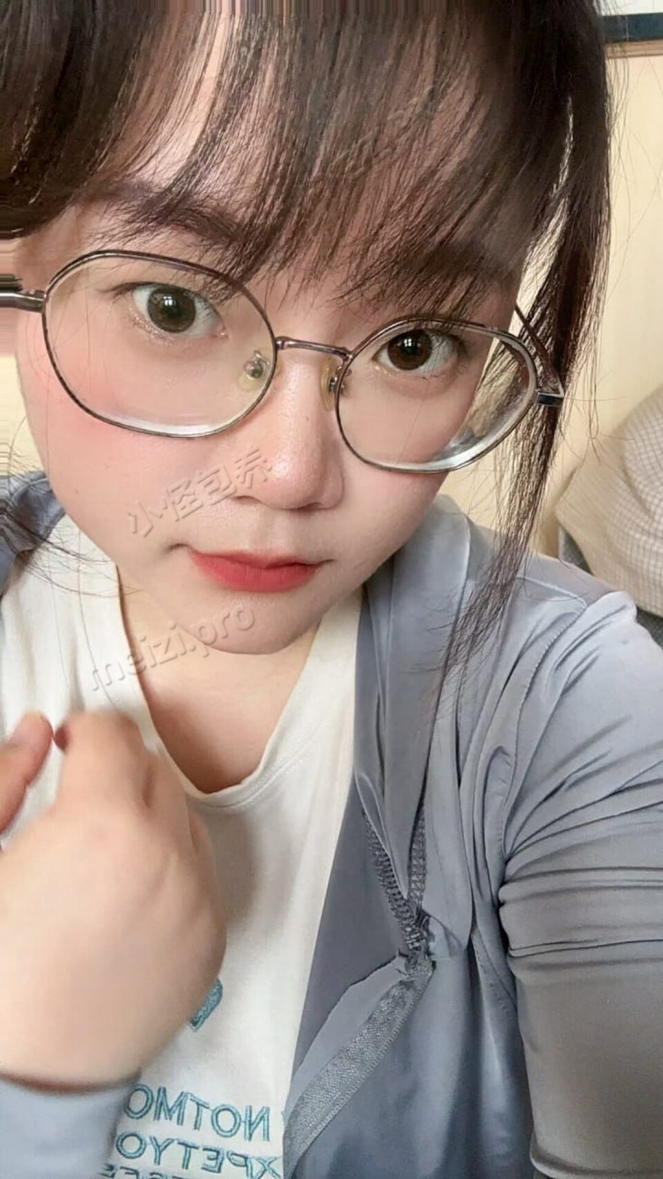 江苏 南京 30岁 155cm 128 C杯 工作 温柔乖巧懂事 抽烟纹身:无 SM:否 无套:可 口交:可 过夜:可 同居:否 可飞:只接南京 价格:4 特点:温柔乖巧懂事