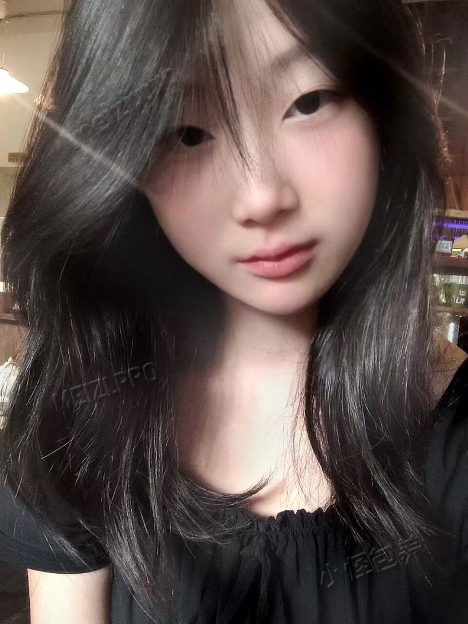 湖南 长沙 19岁 169cm 117 B杯 学生 好看 抽烟纹身:无 SM:否 无套:否 口交:否 过夜:可 同居:可 可飞:能 价格:21 特点:好看