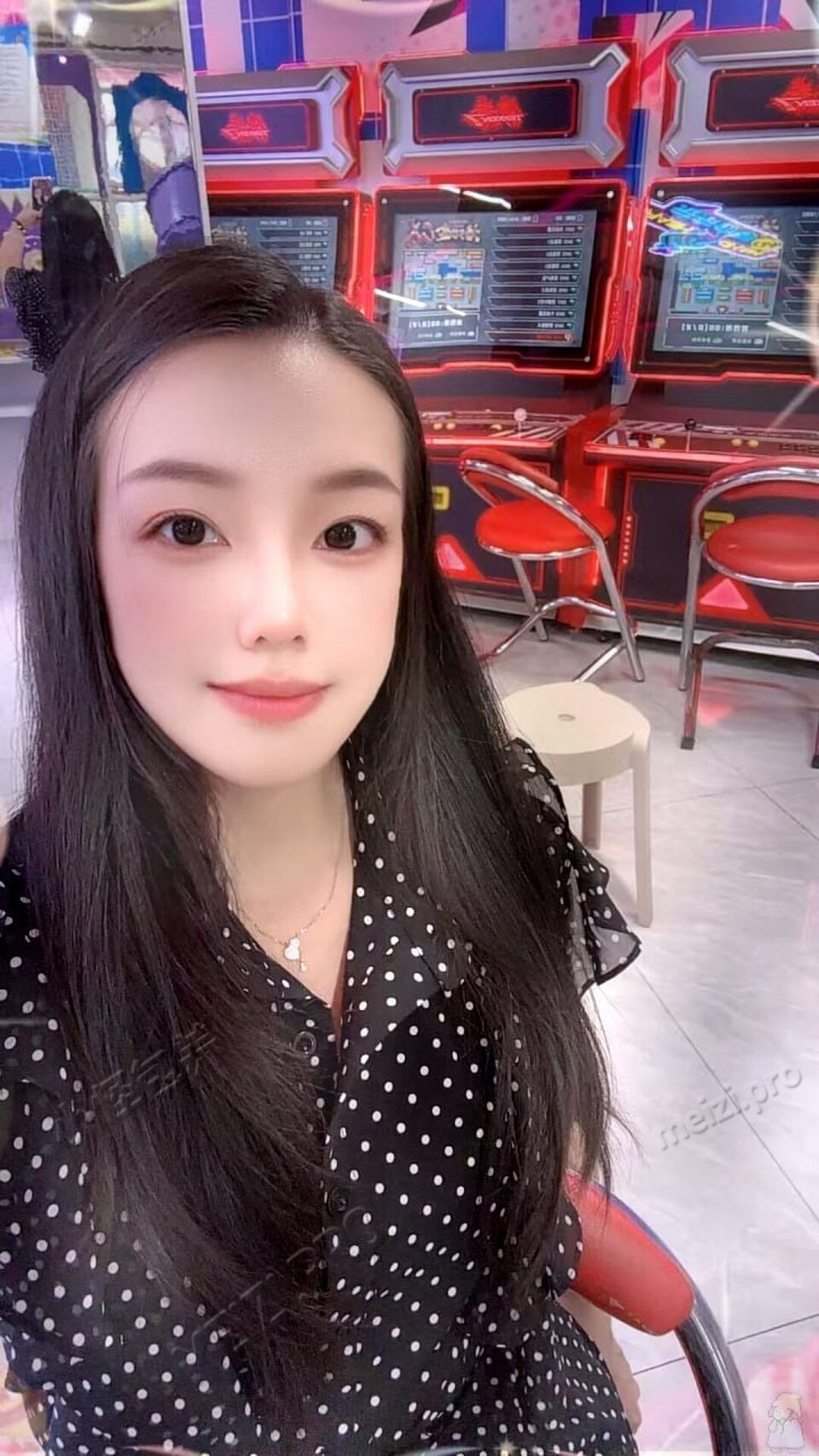 江西 赣州 35岁 162cm 106 B杯 温柔 懂事 抽烟纹身:无 SM:否 无套:可 口交:可 过夜:可 同居:可 可飞:可 价格:25 特点:温柔 懂事