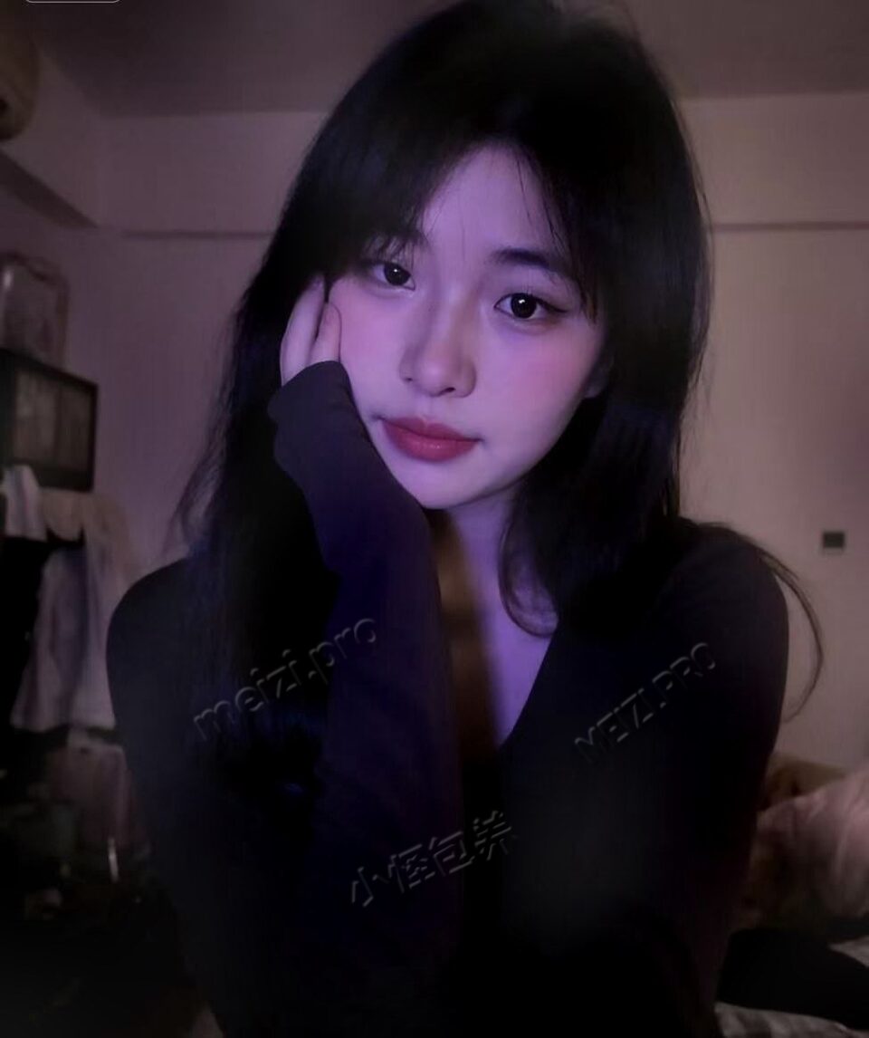 广东 东莞 寮步 20岁 166cm 117 B杯 抽烟纹身:无 SM:否 无套:否 口交:可 过夜:可 同居:否 可飞:否 价格:30