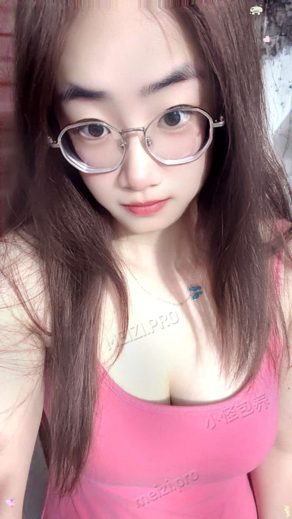山东 烟台 25岁 162cm 112 C杯 工作 活泼开朗,善解人意 抽烟纹身:无纹身 SM:轻微 无套:可 口交:可 过夜:可 同居:否 可飞:可 其他省份 价格:6 特点:活泼开朗,善解人意
