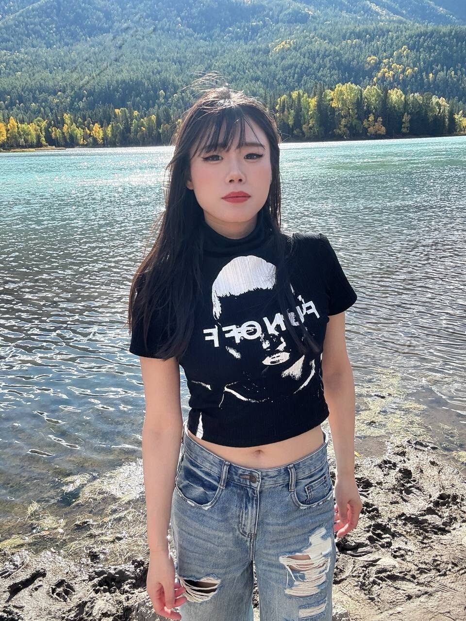 江苏 苏州 26岁 165cm 54 B杯 研究生 有学历,事不多,打台球爱好比较多 抽烟纹身:抽烟 SM:是 无套:否 口交:可 过夜:可 同居:可 可飞:可 价格:10-20 特点:有学历,事不多,打台球爱好比较多