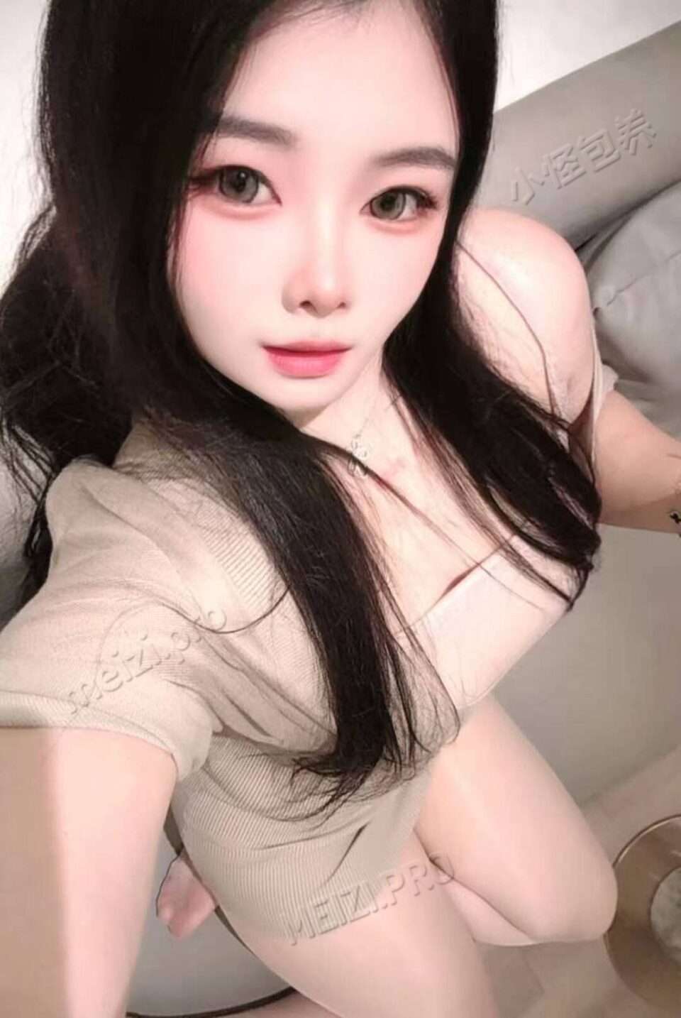 福建 莆田 22岁 170cm 130 C杯 设计师 穿情趣内衣丝袜制服 SM:是 无套:可 口交:可 过夜:可 同居:可 可飞:可 可去港澳 价格:3 特点:穿情趣内衣丝袜制服