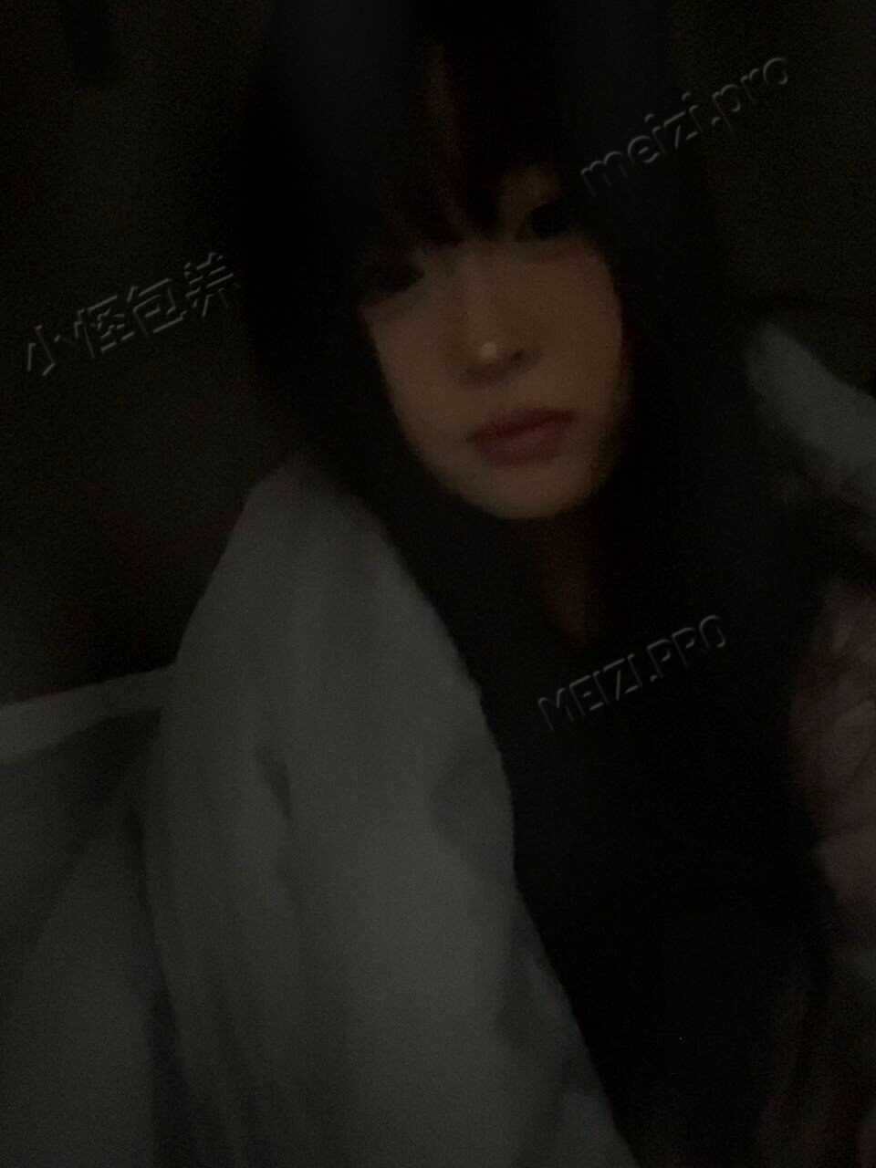 广东 深圳 18岁 167cm 124 B杯 非学生 会口 SM:否 无套:可 口交:可 过夜:可 可飞:可以 价格:3 特点:会口