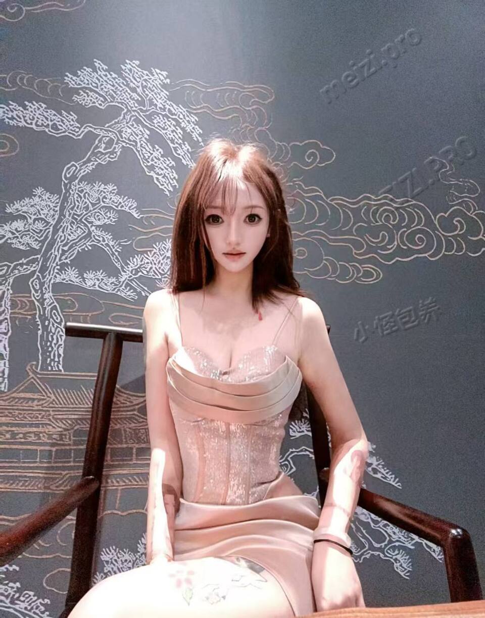 云南 昆明 22岁 165cm 90 B杯 待业 腿长胸大 前凸后翘类型 奶子圆润饱满 性格开朗活泼好相处 爱聊天 不会冷场 活好配合度高 可以无套内 眼睛大脸小 抽烟纹身:有纹身 SM:否 无套:可 口交:可 过夜:可 同居:可 可飞:可 价格:10 特点:腿长胸大 前凸后翘类型 奶子圆润饱满 性格开朗活泼好相处 爱聊天 不会冷场 活好配合度高 可以无套内 眼睛大脸小