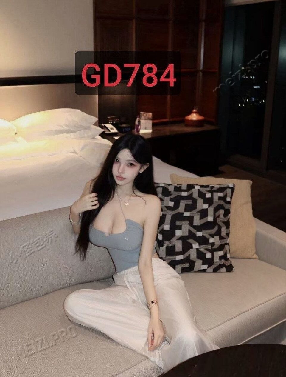 广东 广州 21岁 166cm 98 D杯 学生 抽烟纹身:无 SM:是 无套:否 口交:可 过夜:可 同居:否 可飞:可 价格:25