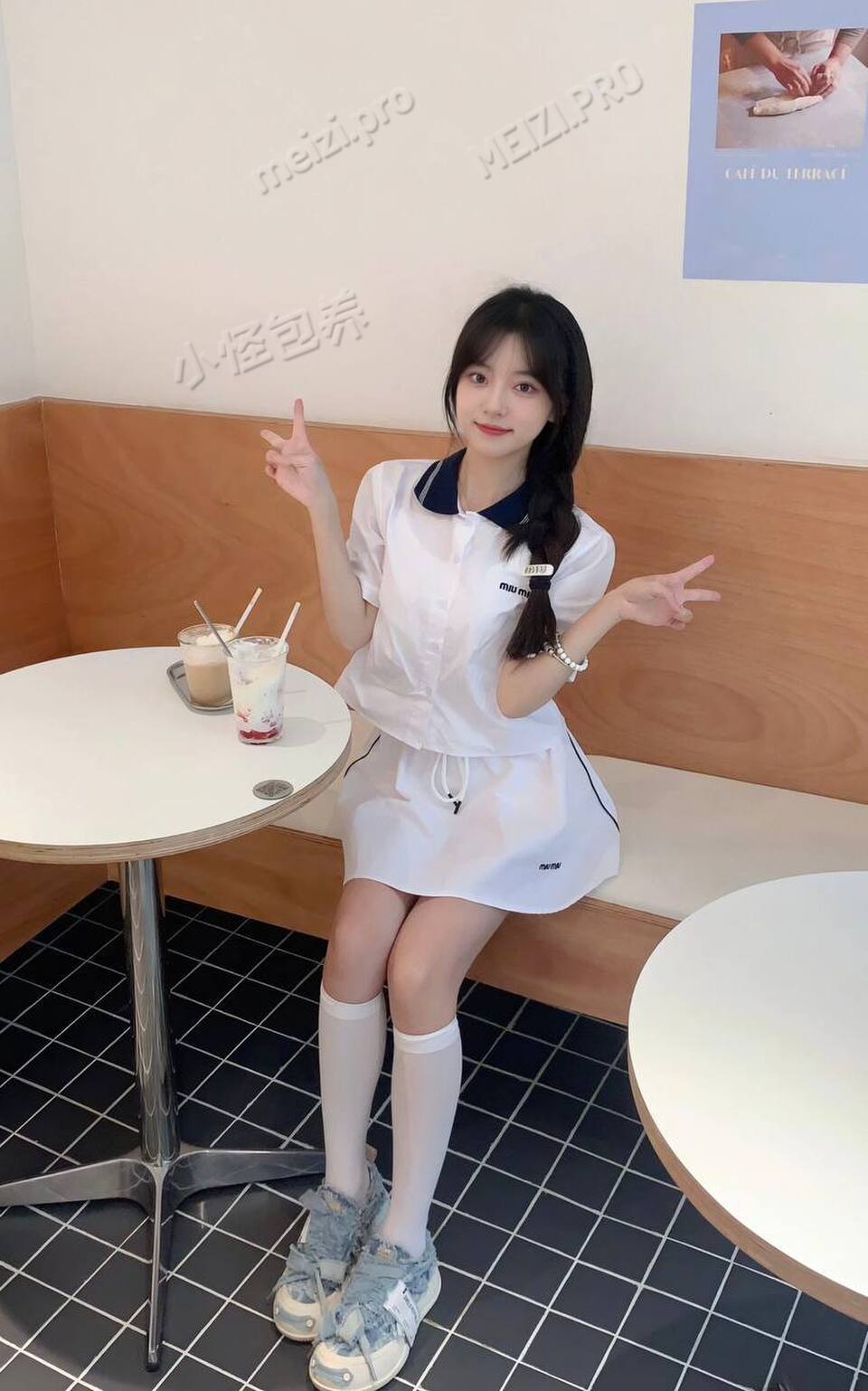广东 广州 24岁 156cm 85 C杯 在考教师 皮肤白性格活泼开朗 SM:否 无套:否 口交:可 过夜:可 同居:可 可飞:可 价格:10 特点:皮肤白性格活泼开朗
