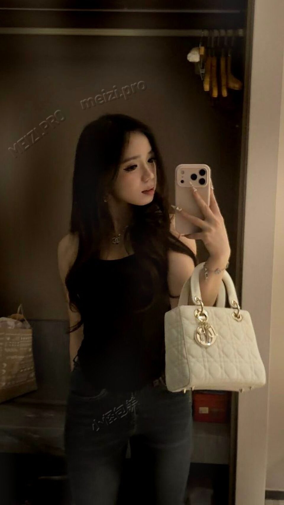 贵州 贵阳 19岁 164cm 97 B杯 学生 身材好 身体敏感 多 前戏足 SM:否 无套:否 口交:可 过夜:可 同居:否 可飞:可 价格:10 特点:身材好 身体敏感 多 前戏足