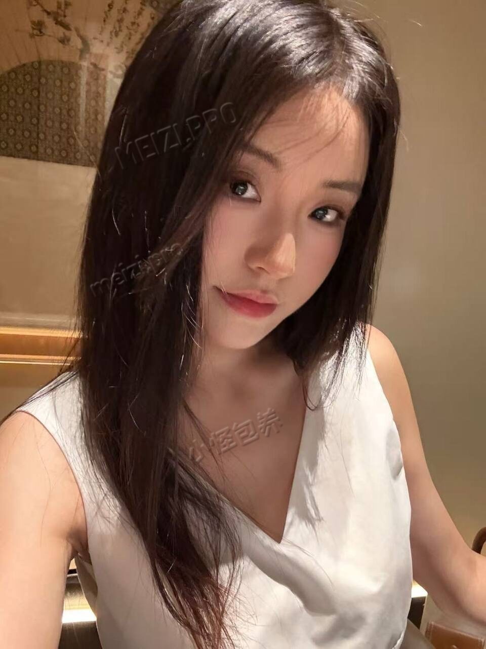 陕西 西安 24岁 165cm 97 B杯 无 听话懂事 抽烟纹身:无 SM:否 无套:否 口交:可 过夜:可 同居:否 可飞:可 陕西省 价格:7 特点:听话懂事