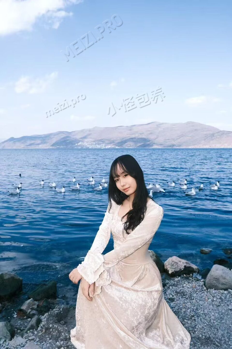 广东 广州 25岁 160cm 86 A杯 无业 比较有趣，无毛 抽烟纹身:有纹身 SM:轻微 无套:可 口交:否 过夜:可 同居:看情况 可飞:看情况 价格:5 特点:比较有趣，无毛