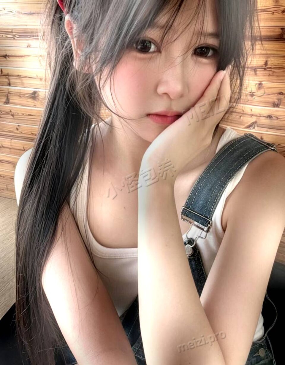 云南 文山 18岁 158cm 85 A杯 无业 声音甜,会配合,萝莉穿搭 抽烟纹身:无 SM:是 无套:否 口交:可 过夜:可 同居:可 可飞:能 价格:5 特点:声音甜,会配合,萝莉穿搭