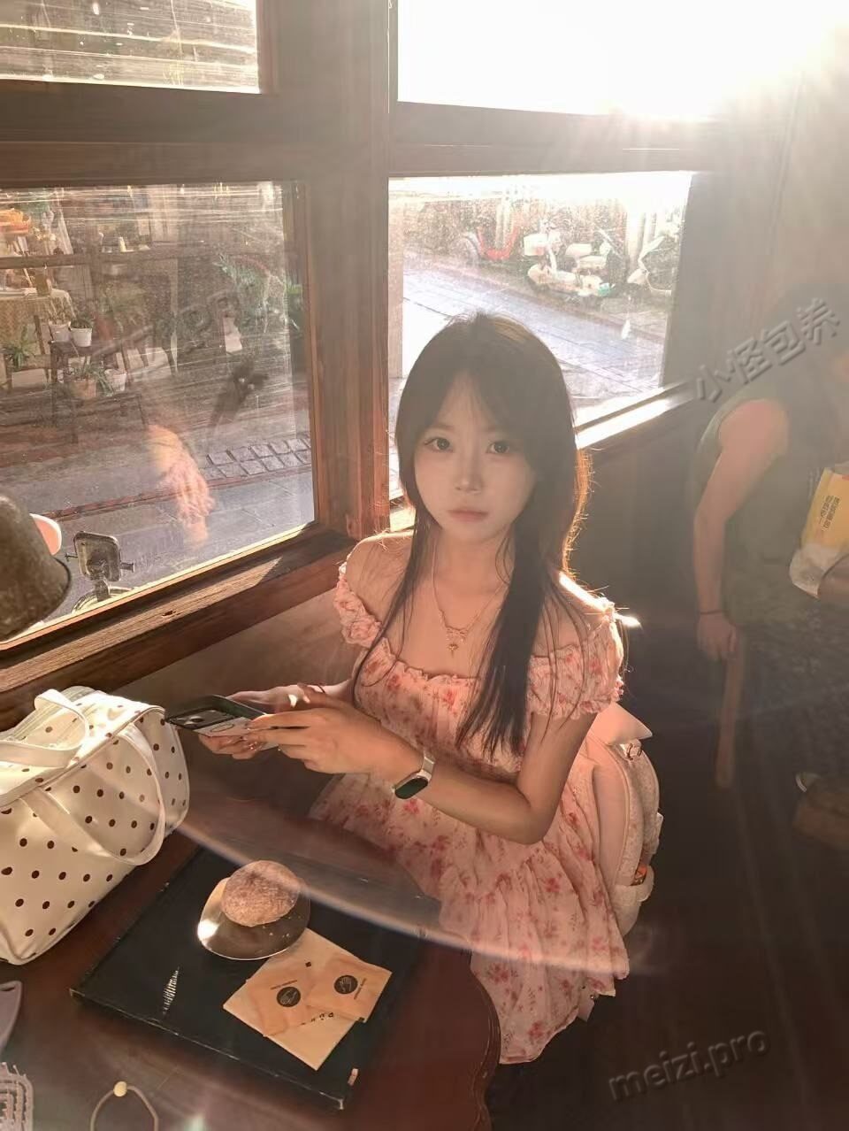 福建 厦门 18岁 164cm 49 C杯 学生 乖巧听话,很反差,可颜射,剃毛,鞭打,捆绑,滴蜡,项圈/脚铐,情趣玩具这些,接受度还可以,腰细臀部比例好 SM:是 无套:可 口交:可 过夜:可 同居:否 可飞:可 价格:9 特点:乖巧听话,很反差,可颜射,剃毛,鞭打,捆绑,滴蜡,项圈/脚铐,情趣玩具这些,接受度还可以,腰细臀部比例好