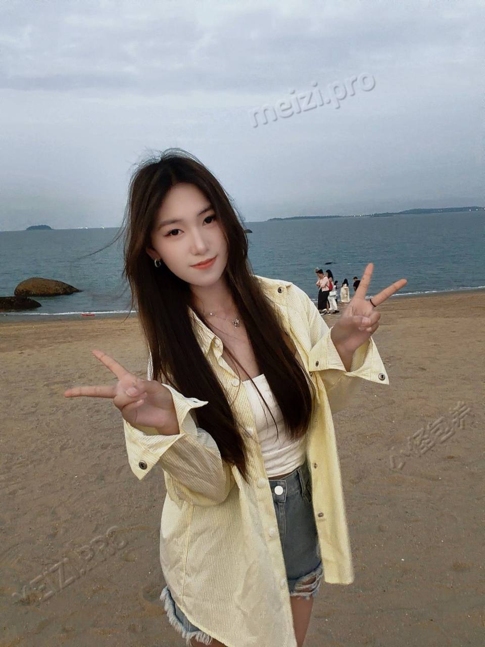 福建 厦门 18岁 157cm 84 B杯 女生 身材好良家 抽烟纹身:无 SM:是 无套:可 口交:可 过夜:可 同居:可 可飞:否 价格:10 特点:身材好良家