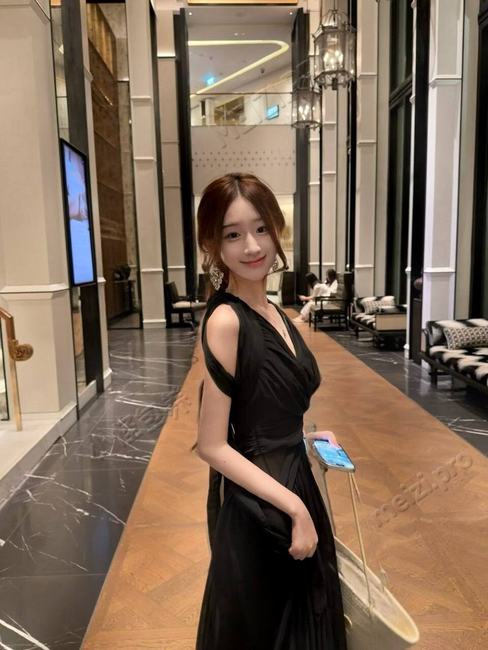 四川 成都 22岁 164cm 85 C杯 学生 性格好 爱好小动物 善良 SM:否 无套:否 口交:可 过夜:可 同居:可 可飞:可 外省 价格:50 特点:性格好 爱好小动物 善良