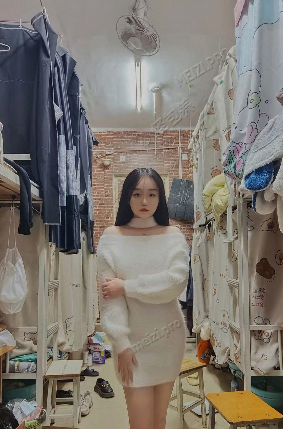 山东 聊城 23岁 165cm 143 D杯 护士 胸大 抽烟纹身:无纹身 SM:否 无套:否 口交:可 过夜:可 同居:可 可飞:近的可以 价格:3 特点:胸大