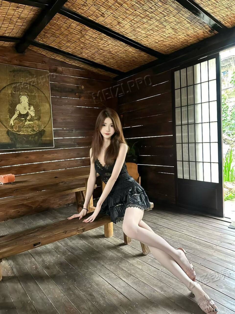 辽宁 大连 20岁 174cm 92 B杯 学生 甜御 性格好，开朗，温柔温婉 淡颜系 身材好 听话 抽烟纹身:无纹身 SM:是 无套:否 口交:可 过夜:可 同居:可 可飞:可 外省，出国限安全国家 价格:25 特点:甜御 性格好，开朗，温柔温婉 淡颜系 身材好 听话